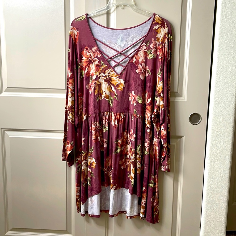 Torrid along Sleeve Autumn Floral Tunic Blouse Size 6